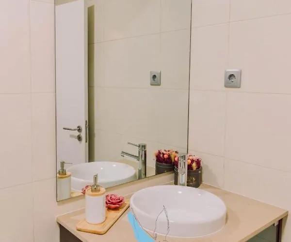 The Bluebirds Nest By Tonsdeverde * Braga